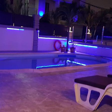 The Monalysa Suites & Residence غراند بايَ المظهر الخارجي الصورة