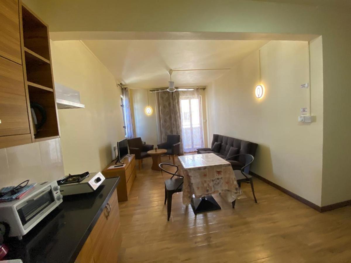 The Monalysa Suites & Residence غراند بايَ المظهر الخارجي الصورة