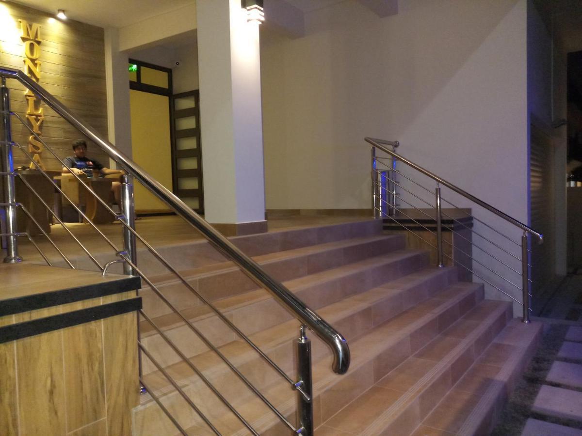 The Monalysa Suites & Residence غراند بايَ المظهر الخارجي الصورة